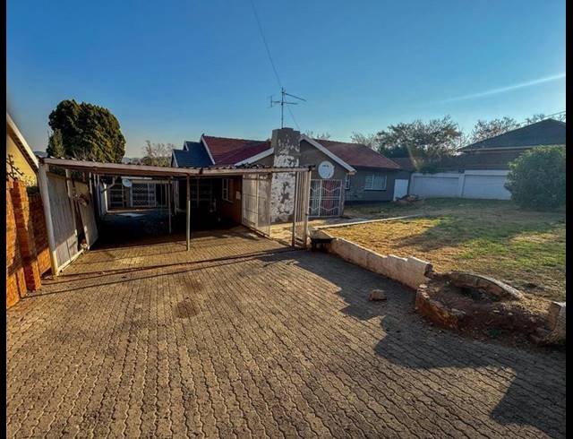 4 BEDROOM HOUSE FOR SALE IN SOUTH CREST